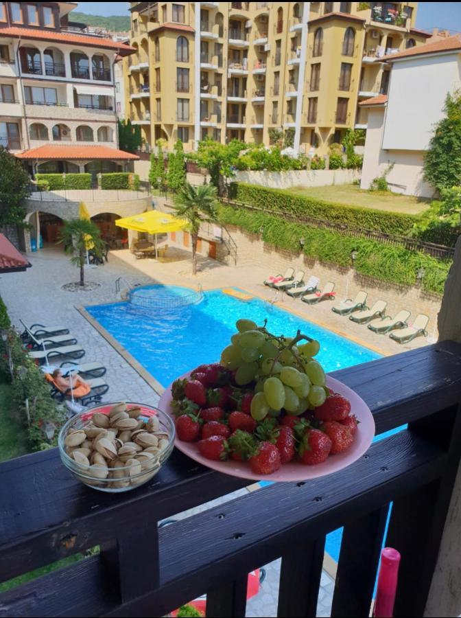 Apartments Amphora Sveti Vlas Exterior photo